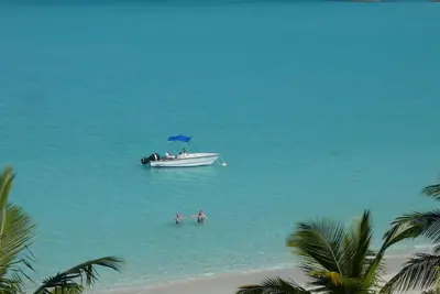 Image de Maison Sundowner, face à la plage, l'une des meilleures vues de l'île. 6 couchages.