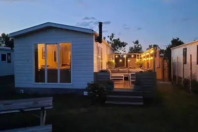 Beau chalet confortablement meublé à 400 mètres de la plage de Petten.