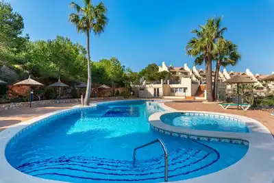 Image de 3 chambres - Vacances - longs week-ends - Golf & Tennis - de superbes vues - connexion Wi-Fi