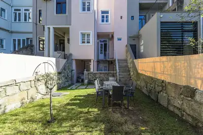 Image de « Joy Harbour » - Maison avec jardin dans le centre-ville