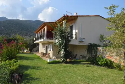 Image de Villa Front de Mer à Eubée avec Superbe Vue