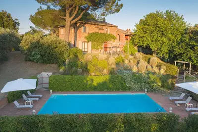 Image de Villa al Pozzo, maison de campagne indépendante avec piscine près de Cortona et Montepulciano