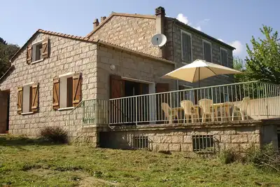 Image de En plein coeur de l'Alta Rocca maison idéalement exposée.
