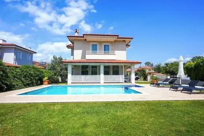 Image de Villa Menekse - Luxe 4 Chambres avec piscine chauffée
