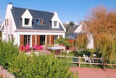 Image de La Turballe, 80 m from the beach, large Standing Villa with Jacuzzi and garden