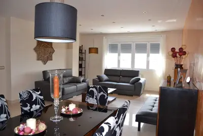 Image de Appartement \/ Penthouse Exclusif De 165 M. Au Centre-Wifi