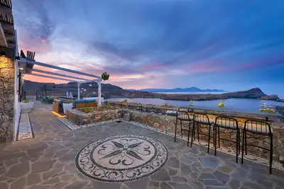 Image de Villa privée Lindos Vigli avec vue sur la mer et jacuzzi extérieur