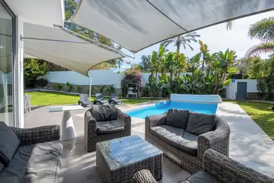 Image de 4 Ensuite Villa with *Heated Pool*+ Free WIFi Private Pool + Bbq