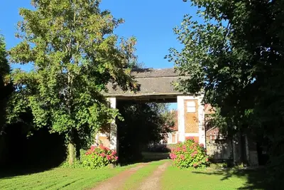 Image de Cottage pour 10 personnes toutes avec salle de bain avec piscine extérieure