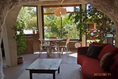 Image de maison troglodyte contemporaine