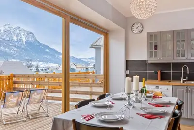 Image de 350m des remontées mécaniques dans le centre-ville Appartement lumineux, moderne et de bon goût Briançon