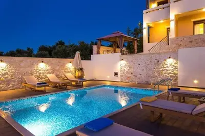 Rethymno villa de luxe dans un parc privé avec piscine parfaite pour les escapades en famille
