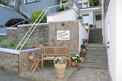 Appartement en lisière de forêt avec terrasse à proximité des vignes! \"Rheinsteig\"
