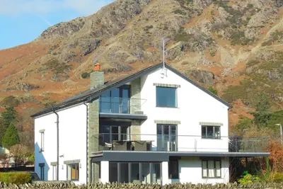 Image de Une propriété de luxe avec de superbes équipements modernes dans le centre du village Coniston