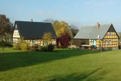 Image de Maison Ă colombages romantique au bord de la forĂŞt