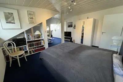 Image de Cozy appartement mansardé dans un endroit calme près de la forêt