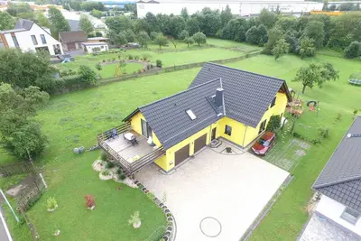 Image de Moderne, nouvel appartement avec une terrasse sur le toit, à vélo et la famille