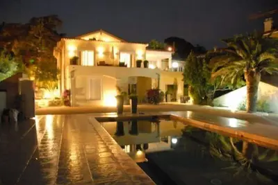 Image de Au rez-de-chaussée d'une villa privée, appartements avec piscine, directement dans la vieille ville, avec garage