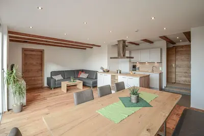 Image de Appartement moderne de 100 m², Gästehaus Sonne, lac de baignade gratuit, à 100 m du domaine skiable