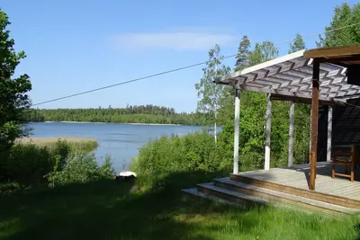 Maison de vacances avec ponton privé sur la grande propriété du lac