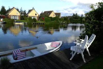 Image de Maison meublée moderne pour 6 personnes, au bord de l'eau - WiFi! !