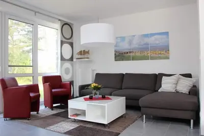 Image de Maison de vacances à clapet, non fumeur, wifi, terrasse, jardin, chaise de plage sur la plage (en saison)