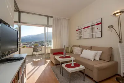 Image de Vos vacances de rêve à amoureusement, top appartement meublé 2 chambres à coucher avec balcon