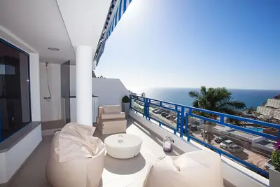 Image de Appartement design moderne avec grande terrasse et vue mer!