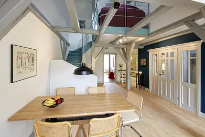 Image de Penthouse confortable dans la vieille ville au milieu de la ville rose de Bischofszell