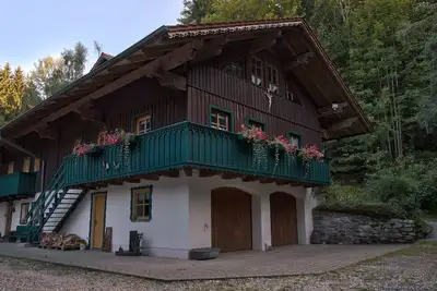 Image de Maison de campagne pour groupes et familles nombreuses dans un endroit de rêve