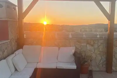Image de Casa del la Luz dans un cadre verdoyant magnifique, piscine, grande terrasse
