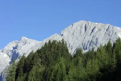 Image de Appartement confortable et calme avec une vue de rêve