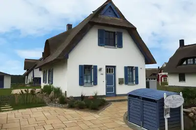Image de Huus Poeler Wiek: Belle maison de chaume près de la plage et ville classée au patrimoine mondial de Wismar