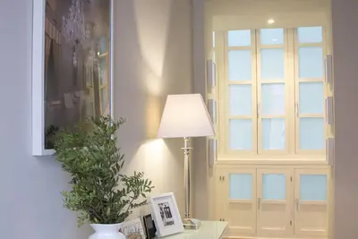 Près de la cathédrale, nouvel appartement luxueux dans un immeuble historique