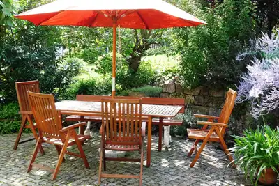 Image de calme, proche du centre, à 5 min. former, 3 chambres, familial, jardin