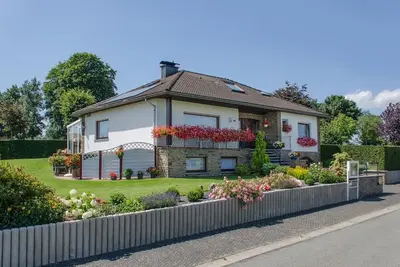 Image de Appartement moderne et confortable non-fumeur à Bütgenbach avec vue sur le lac