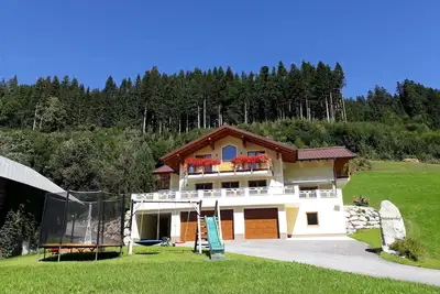 Image de spacieux appartement avec 3 chambres
