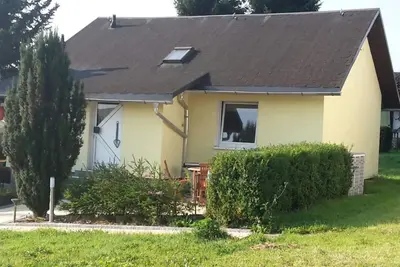 Image de maison de vacances calme près de Rennsteig et directement à la remontée mécanique