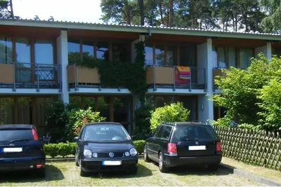 Image de Appartement confortable avec un petit jardin, à proximité de la plage et de la promenade