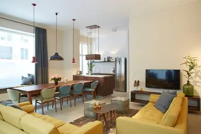Image de Bel appartement de 160m2 pouvant accueillir jusqu'à 11 personnes à Pankow \/ Przl`Berg