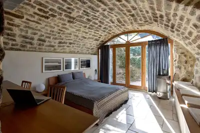 Image de Maison en grès vielle de 350 ans avec une belle vue sur la vallée dans une nature préservée