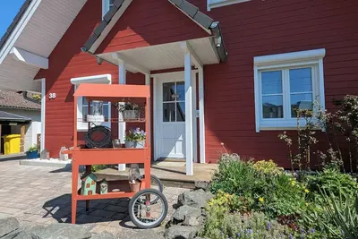 Image de Joli appartement dans une maison suédoise, joliment meublée