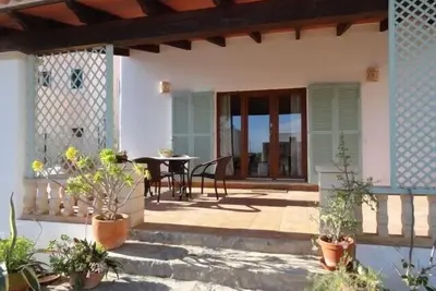 Maison de vacances confortable avec une belle vue sur la mer depuis le toit!