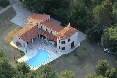 Image de Chalet au bord des Pyrénées, à 10 km de la mer