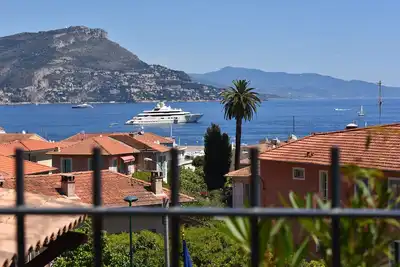 Image de Saint-Jean-Cap-Ferrat, maison, vue mer, design, grand jardin, récemment rénové