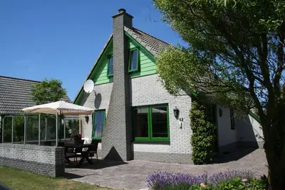 Image de Maison De Vacances Confortable Sur La Plage - IDÉAL Pour Des Vacances Detente