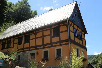 Image de Ferme monumentale confortable, rustique et rénovée au-dessus de berceaux