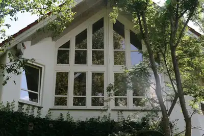 Image de Studio dans un jardin de rêve et calme à proximité immédiate du lac