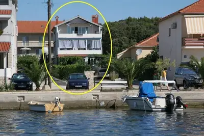 Image de Appartement dans Kukljica avec vue mer, terrasse, Climatisation, Wifi (4567-2)