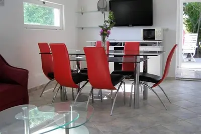 Image de Appartement de vacances à Preko avec vue sur la mer, terrasse, climatisation, Wi-Fi (4568-6)